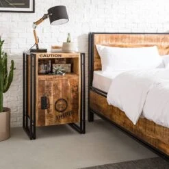 Table De Chevet Iron -Reflet Maison 1000104114 200407 07013500001 MOOD DETAILS P000000001000104114 mood