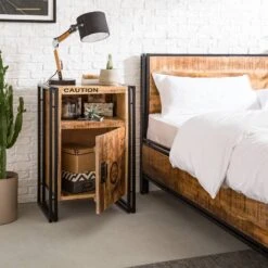 Table De Chevet Iron -Reflet Maison 1000104114 200407 07013700002 MOOD DETAILS P000000001000104114 mood