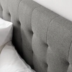 Lit Capitonné Almonte -Reflet Maison 1000131989 191031 06201400010 DETAILS P000000001000131989