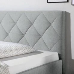 Lit Capitonnée Monteverde -Reflet Maison 1000176462 190628 16023800084 GALLERYIMAGES P000000001000176462