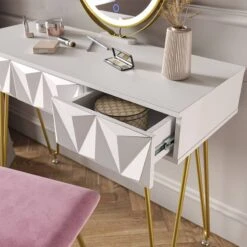 Coiffeuse Ruby Blanc & LED Et Tabouret -Reflet Maison 2cc3440292e2499e8730283350bd38ef