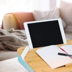 Support Pour Ordinateur Portable En Bleu -Reflet Maison 33b19e67c6af46e0b9e370e2fba1e1b2