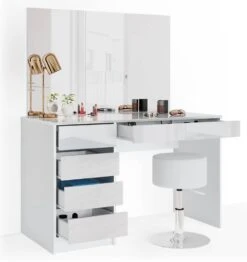 Coiffeuse Sherry Avec Miroir Et Tabouret -Reflet Maison 93e1254f690d448caa4ebbbd2975bcb1.cropped 42 28 915 970.processed