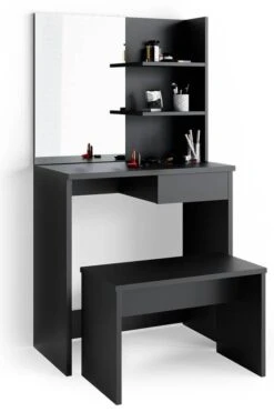 Coiffeuse Dekos Blanc Avec Banc -Reflet Maison dd62d98aa9344fdcb659e2e49e1b05de.cropped 168 6 661 994.processed